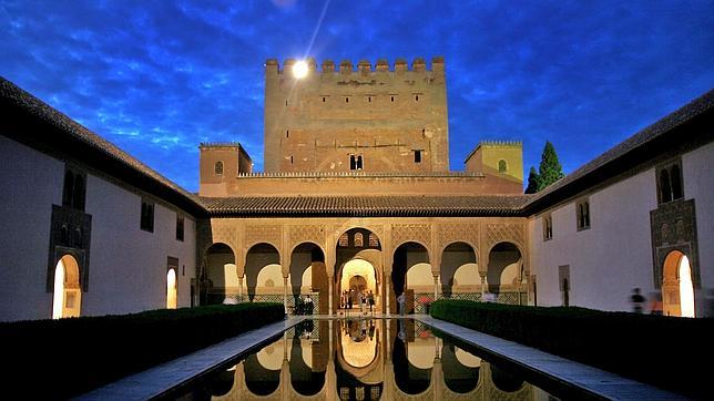 La Alhambra, esplendor árabe en el corazón de Granada