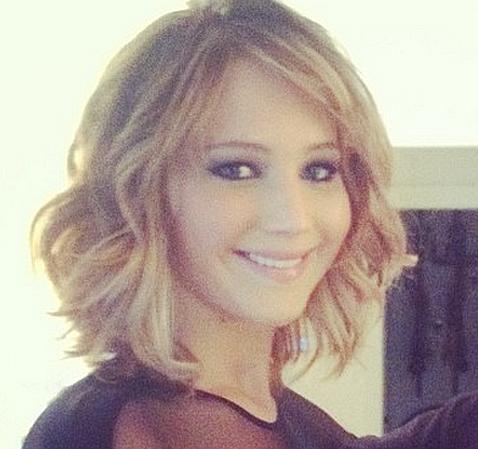 Jennifer Lawrence se apunta al corte de pelo de moda, la media melena