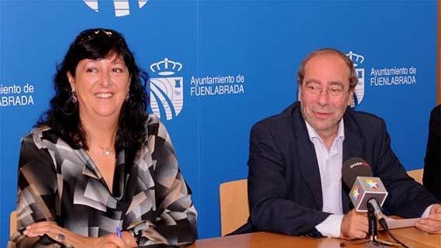 La teniente de alcalde de Fuenlabrada, Teresa Fernández (IU), y el regidor, Manuel Robles (PSOE)