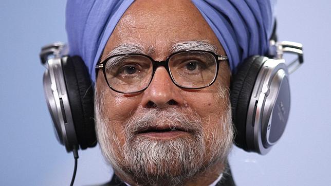 Tiene 80 años y es considerado en su país un tecnócrata serio y eficiente