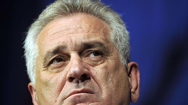 El presidente serbio pide perdón «de rodillas» por la matanza de Srebrenica