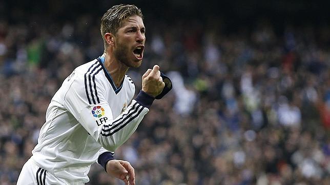 Sergio Ramos celebra el gol en el clásico