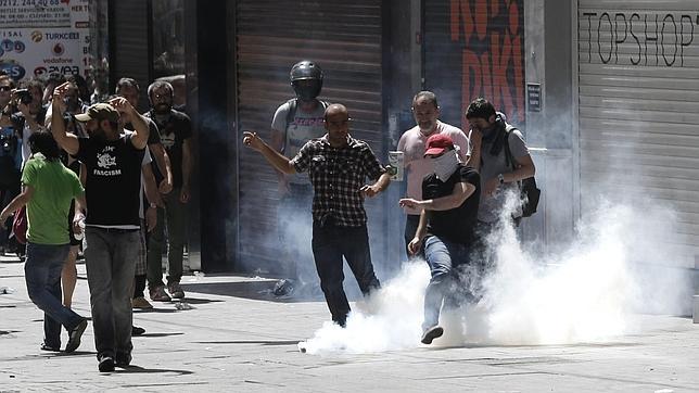 Erdogan reconoce que la policía empleó una fuerza excesiva en las manifestaciones