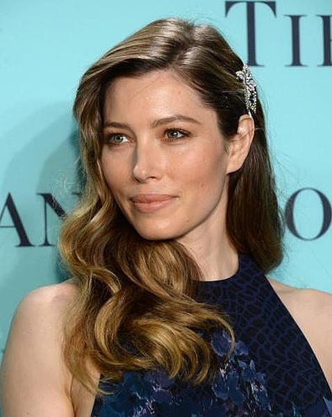 Jessica Biel con labios como si no estuvieran maquillados