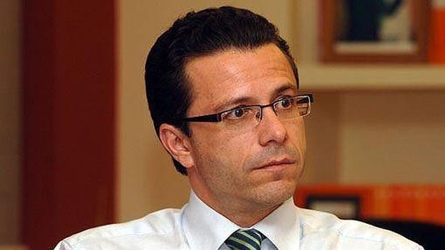 Sanidad ahorra 60 millones al año tras jubilar a 426 médicos de golpe