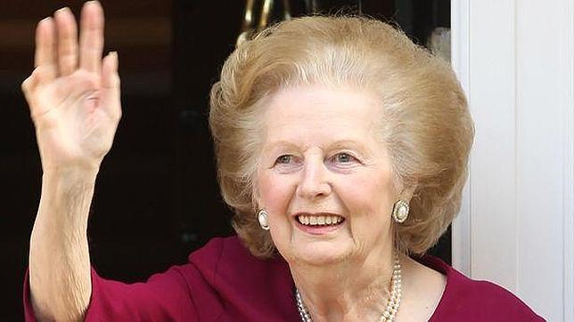 «Maggie Thatcher ha muerto. Supongo que la historia le juzgará ahora..», escribió Barton