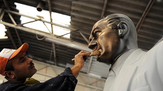 Intento de robo de una estatua de Atatürk en Estambul