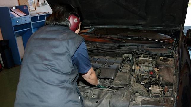 Industria estudia permitir que los talleres y las concesionarias realicen la ITV