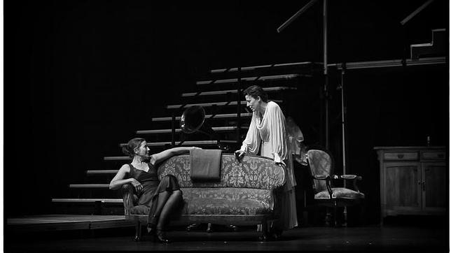 Trabajadores del TNC regalan entradas para protestar por los recortes