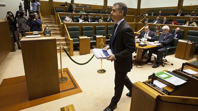 Bildu presiona a Urkullu para que active ya la ley de consulta