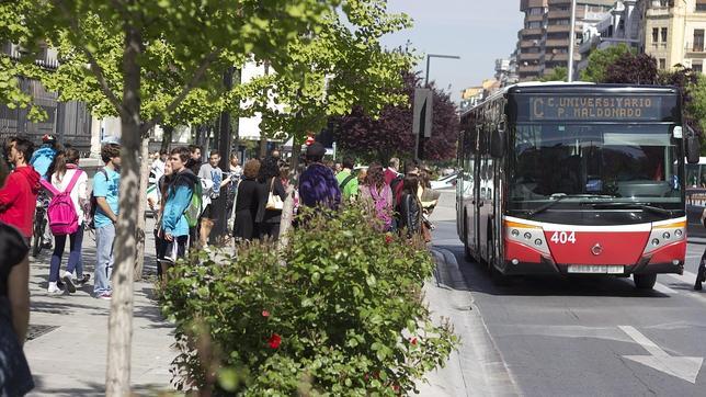 Caminar 15 minutos para ir al instituto mejora el rendimiento en clase