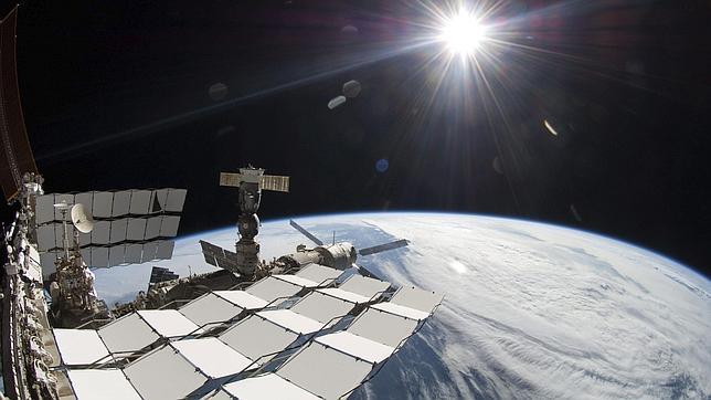 Alerta en la estación espacial por una fuga de amoniaco