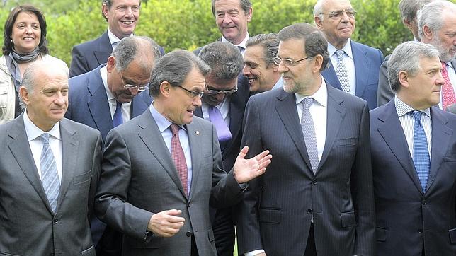 Rajoy llama en Barcelona a «trabajar en común» para salir de la crisis