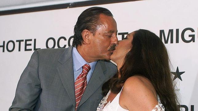 Los juegos eróticos de Julián Muñoz e Isabel Pantoja, a la venta en librerías