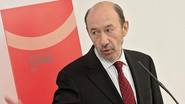 Rubalcaba: El Gobierno debe parar la ley del aborto porque «se opone la mayoría»