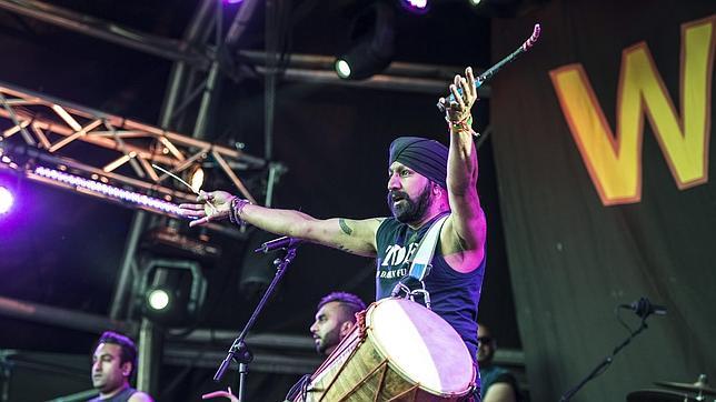 16.000 personas bailan en Cáceres al ritmo del Festival Womad