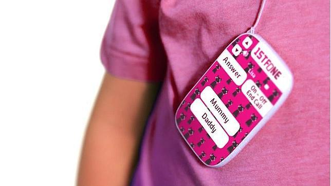 1stFone, un móvil para niños sin pantalla que guarda 12 contactos
