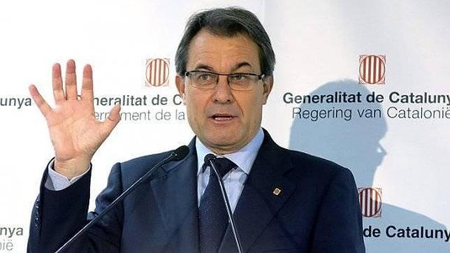Cataluña tensa la cuerda a cuenta del déficit y se aboca al desastre