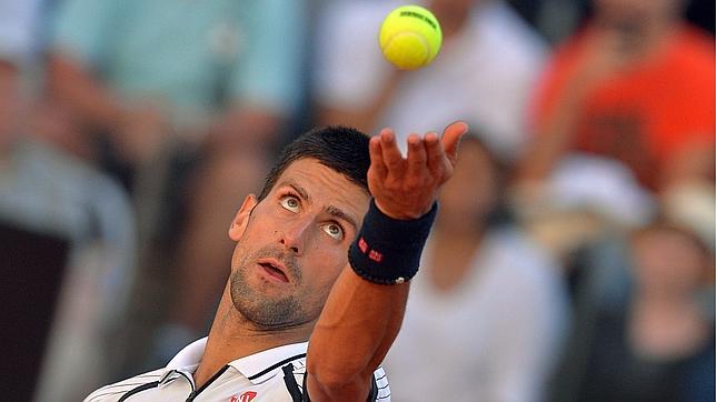 Djokovic arrolla a Montañés