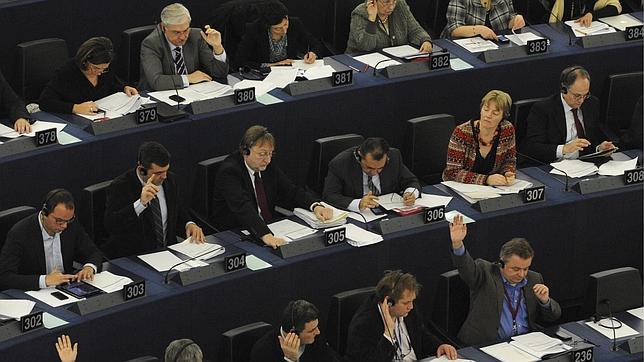 CiU, ERC e ICV denuncian en la Eurocámara la suspensión de la declaración soberanista