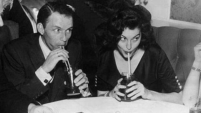 El artista junto a Ava Gardner, con quien mantuvo una turbulenta relación