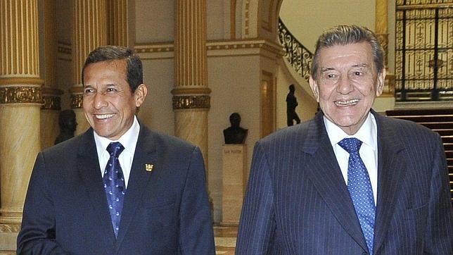Renuncia el ministro de Exteriores de Perú tras su enfrentamiento con Maduro