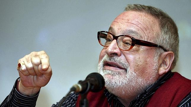 Fernando Savater afirma que «montones» de parados querrían vivir como el toro de lidia