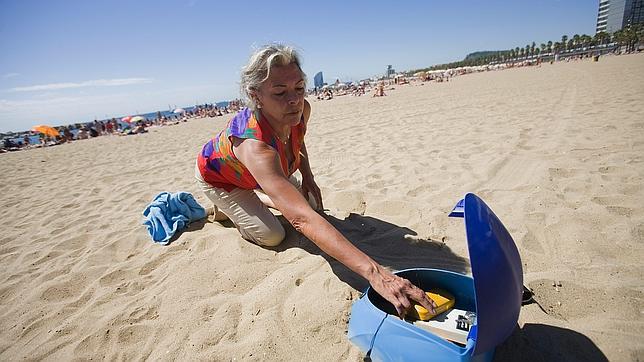 La facturación del sector servicios cae al 10,3% en marzo y suma 19 meses a la baja