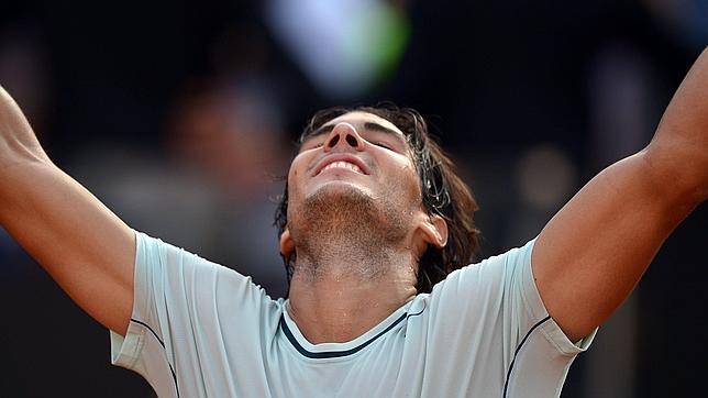 Nadal destroza a Federer para reinar en Roma