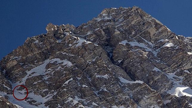 Renuncia o muerte a más de 8.000 metros