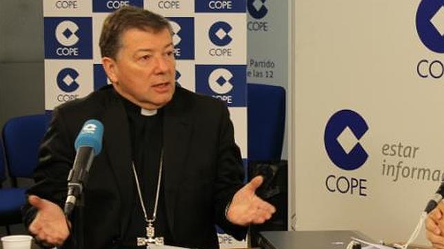 Para Martínez Camino, no evaluar la religión «generaría problemas en la escuela»