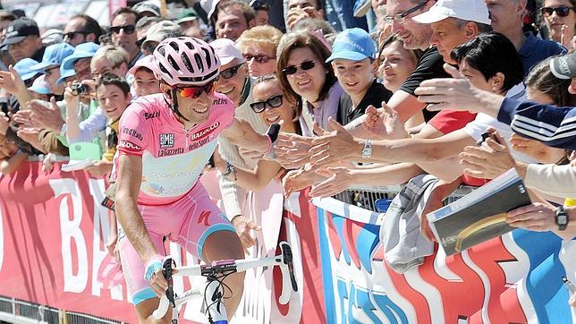 Cavendish deleita en el sprint y Nibali levanta la «espiral» de campeón