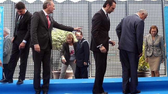 Los barones del PP, antes del posado con Rajoy: «¿Dónde me coloco?»