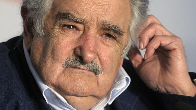 El presidente de Uruguay y siete de sus ministros comienzan su primera visita a España