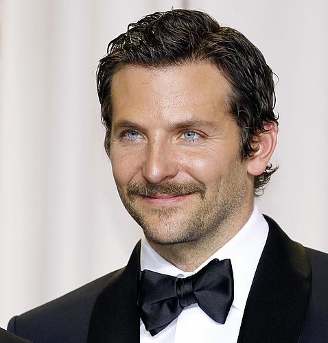 Bradley Cooper en los Oscar 2012