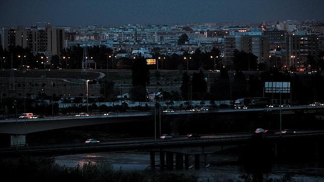 Los consumidores pagaron 11.823 millones en diez años para financiar el déficit eléctrico