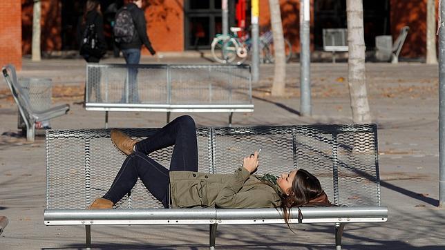 Los contratos indefinidos caen un 10% para recién licenciados desde 2011