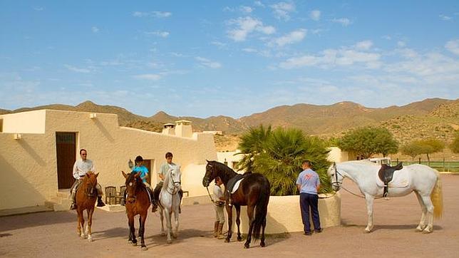En el cortijo El Sotillo si imparten clases de equitación