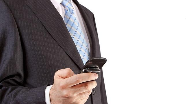 Un tercio de los europeos dejaría su empleo si no le permitiesen usar el móvil