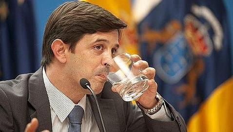 Fitch coloca a Canarias al borde del bono basura con perspectiva negativa