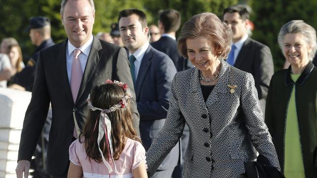Los valencianos se vuelcan con la Reina en su visita a la ópera
