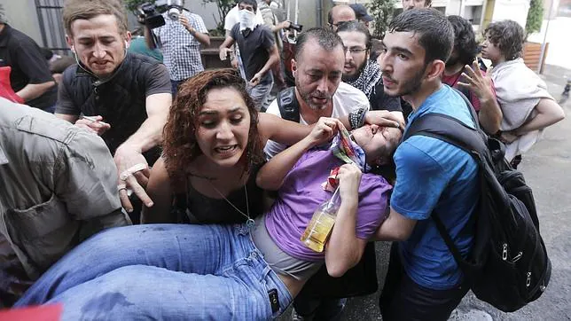 Un millar de detenidos y un centenar de heridos en otra jornada de protesta en Turquía