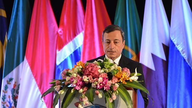 Draghi augura una «recuperación muy gradual» de la eurozona hacia final de año