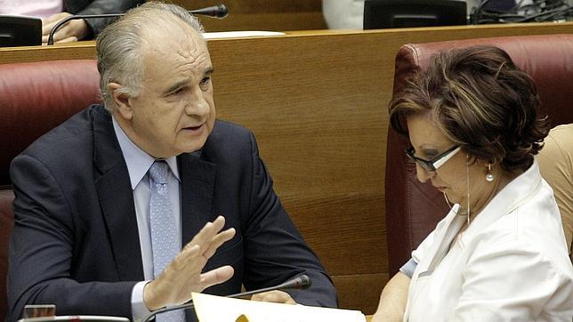 Blasco proclama su «inocencia» y reitera que sigue en el grupo popular