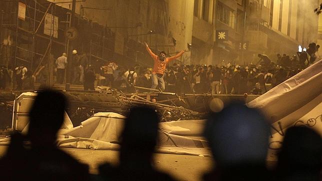 Los manifestantes presentan al Gobierno turco sus exigencias para detener las protestas
