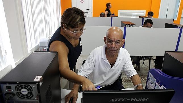 El precio de internet, por las nubes para la mayoría de los cubanos