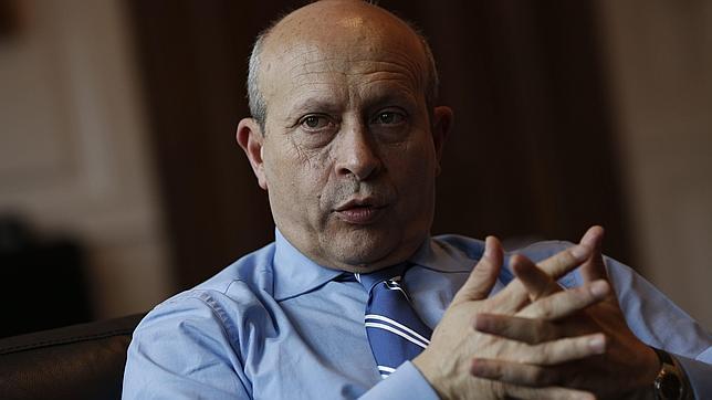 «Ahora hay alumnos que firman el examen en blanco y cobran la beca»