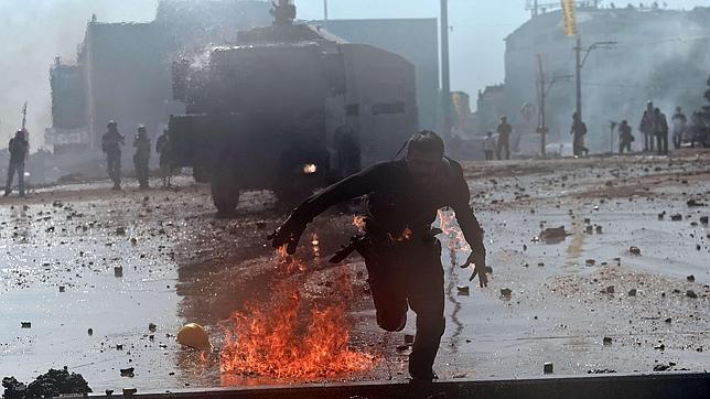 El desalojo de la plaza Taksim deja cientos de heridos, cinco de ellos graves