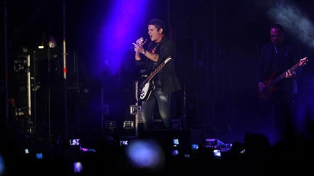 Alejandro Sanz encandila al público valenciano
