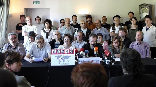 Los «huidos» de ETA que toman «txikitos» en «Le Petit Bayona»